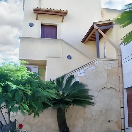 Charming In With Shared Pool! Appartamento *